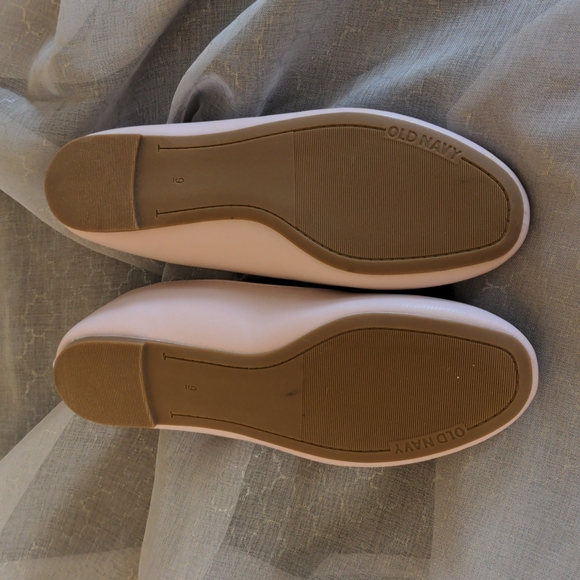 Old Navy 'Leather' Ballet Flats 9 - Picture 3 of 3